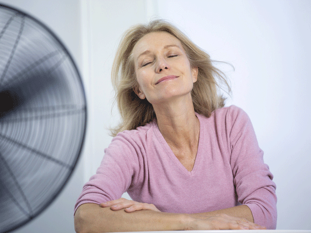 تصویر-اولین-علامت-یائسگی-8948