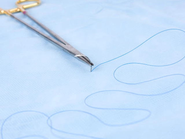 بالا کشیدن واژن با نخ